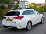 Toyota Auris Touring Sports Hybrid 2013 года (UK)